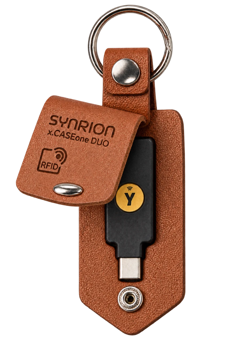 Geöffnetes Leder-Klappetui mit schwarzem YubiKey, Druckknopf und Schlüsselring.